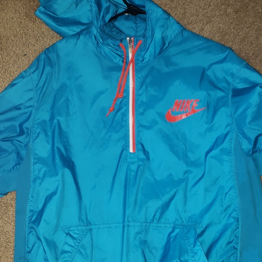 Nike windbreaker hoodie